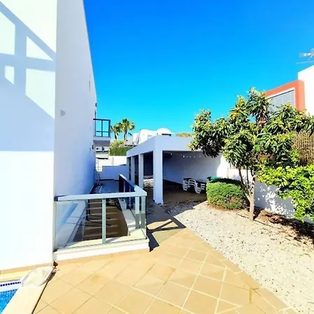 Villa Lux 5br Private Pool In The Marina