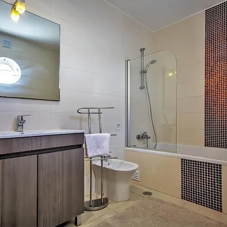 Villa Lux 5br Private Pool In The Marina *